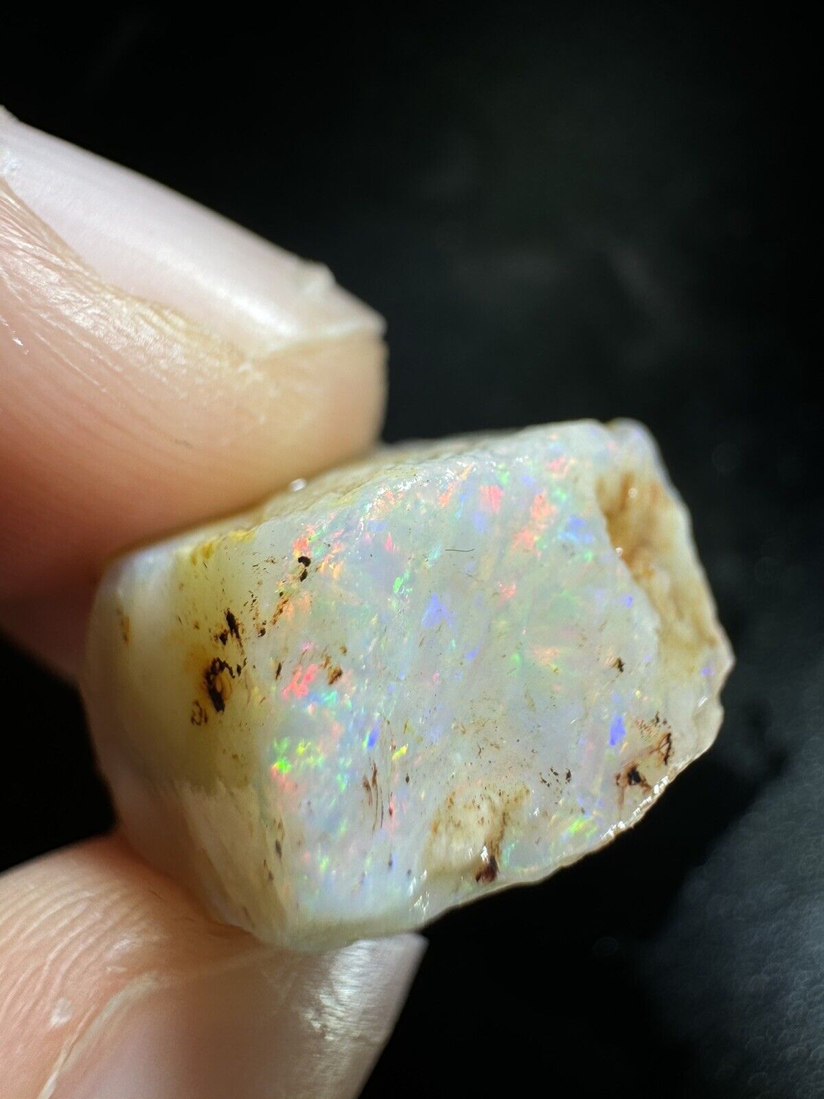 18.7 Carats Solid Rough Coober Pedy Opal Piece with Beautiful Colour B1