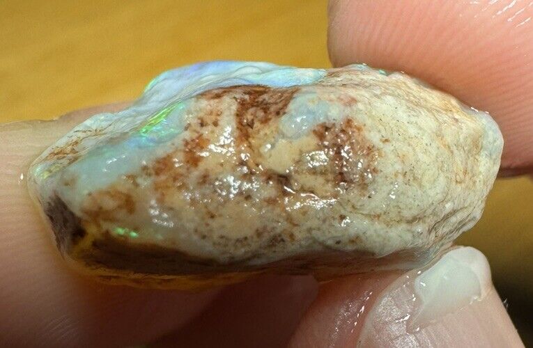 17.7 Carats Solid Rough Coober Pedy Opal Piece with Beautiful Colour B1