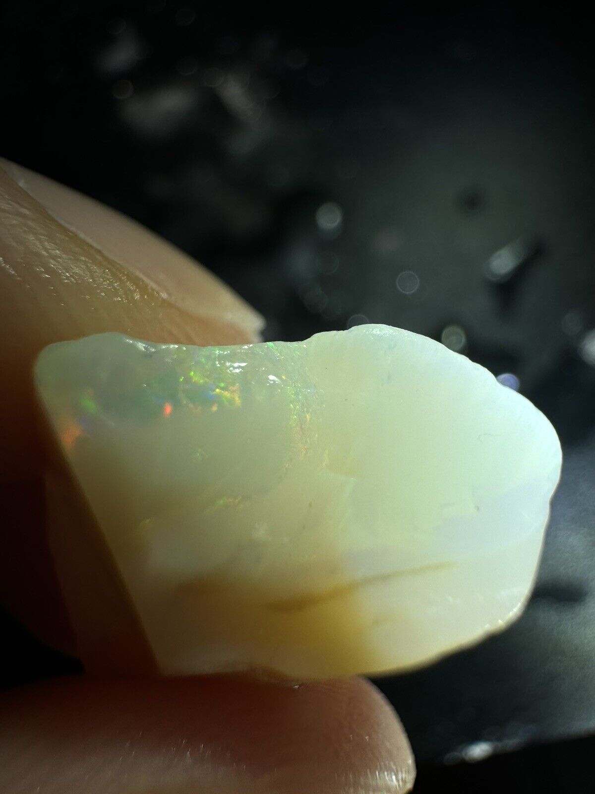 15 Carats Solid Rough Coober Pedy Opal Piece with Beautiful Colour B1