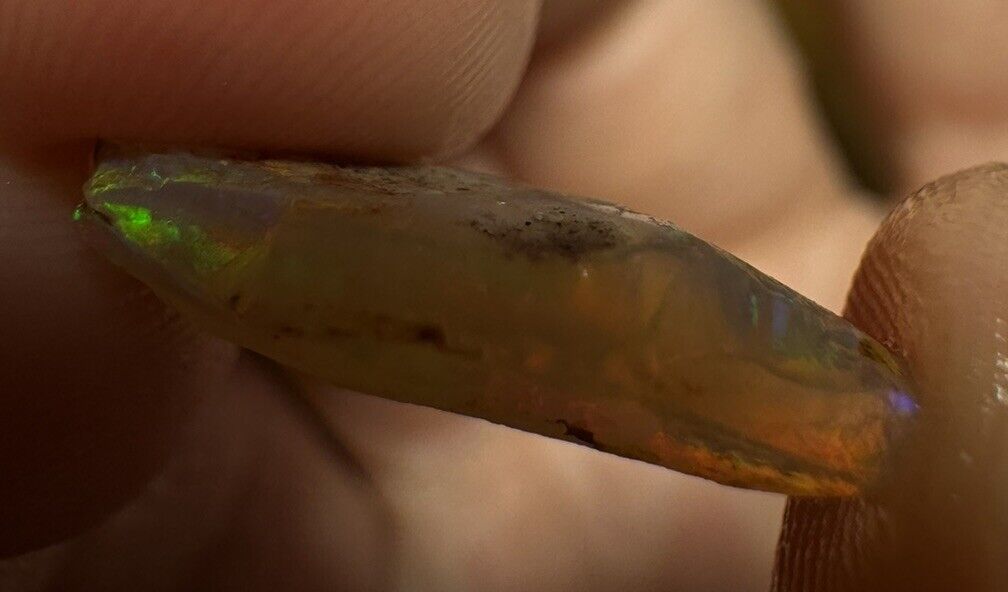 4.7 Carats Solid Rough Coober Pedy Opal Piece with Beautiful Colour B1