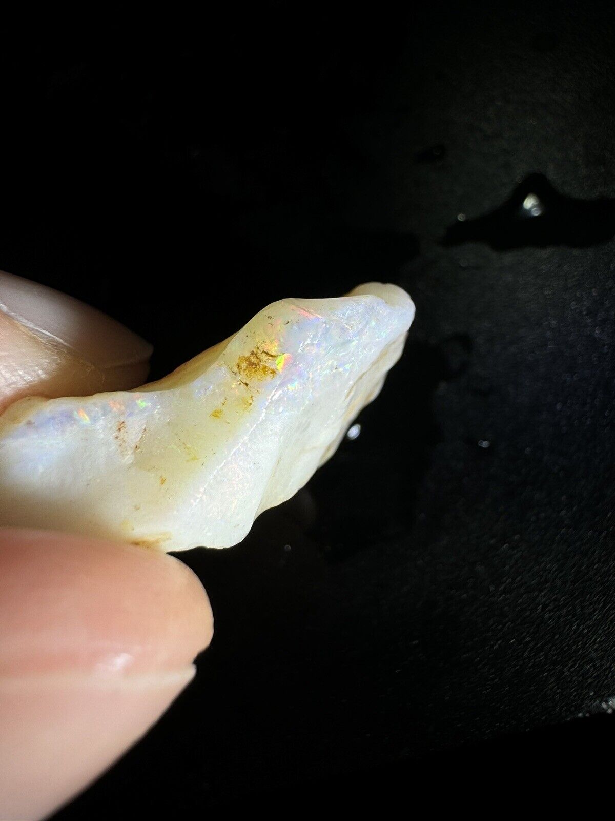 14.7 Carats Solid Rough Coober Pedy Opal Piece with Beautiful Colour B1