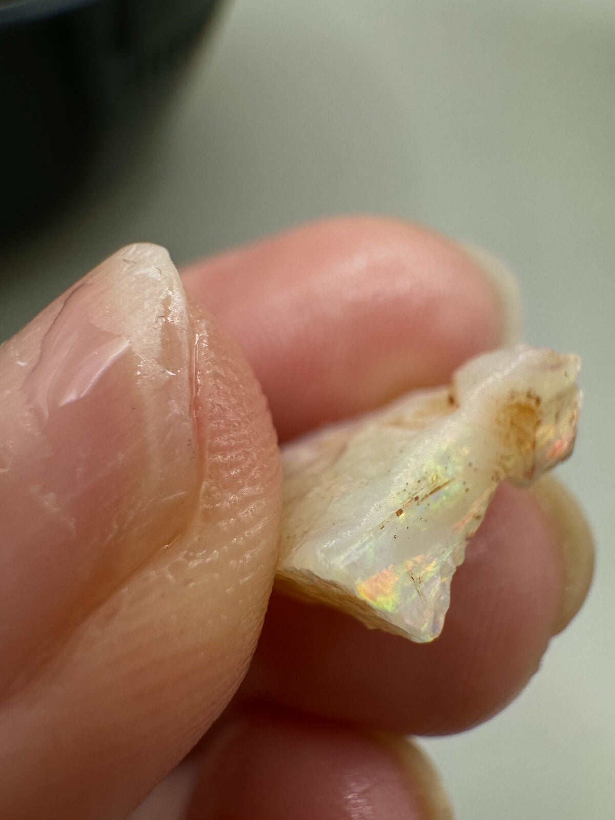 4.5 Carats Solid Rough Coober Pedy Opal with Beautiful Colour
