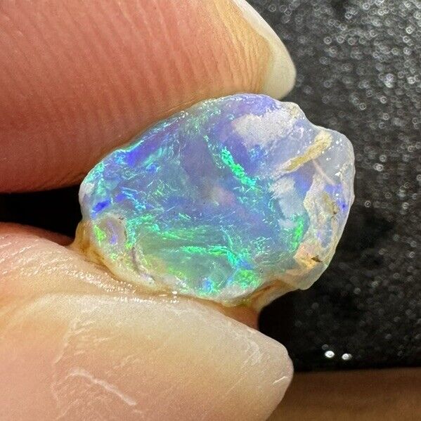 3.7 Carats Solid Rough Coober Pedy Opal Piece with Beautiful Colour