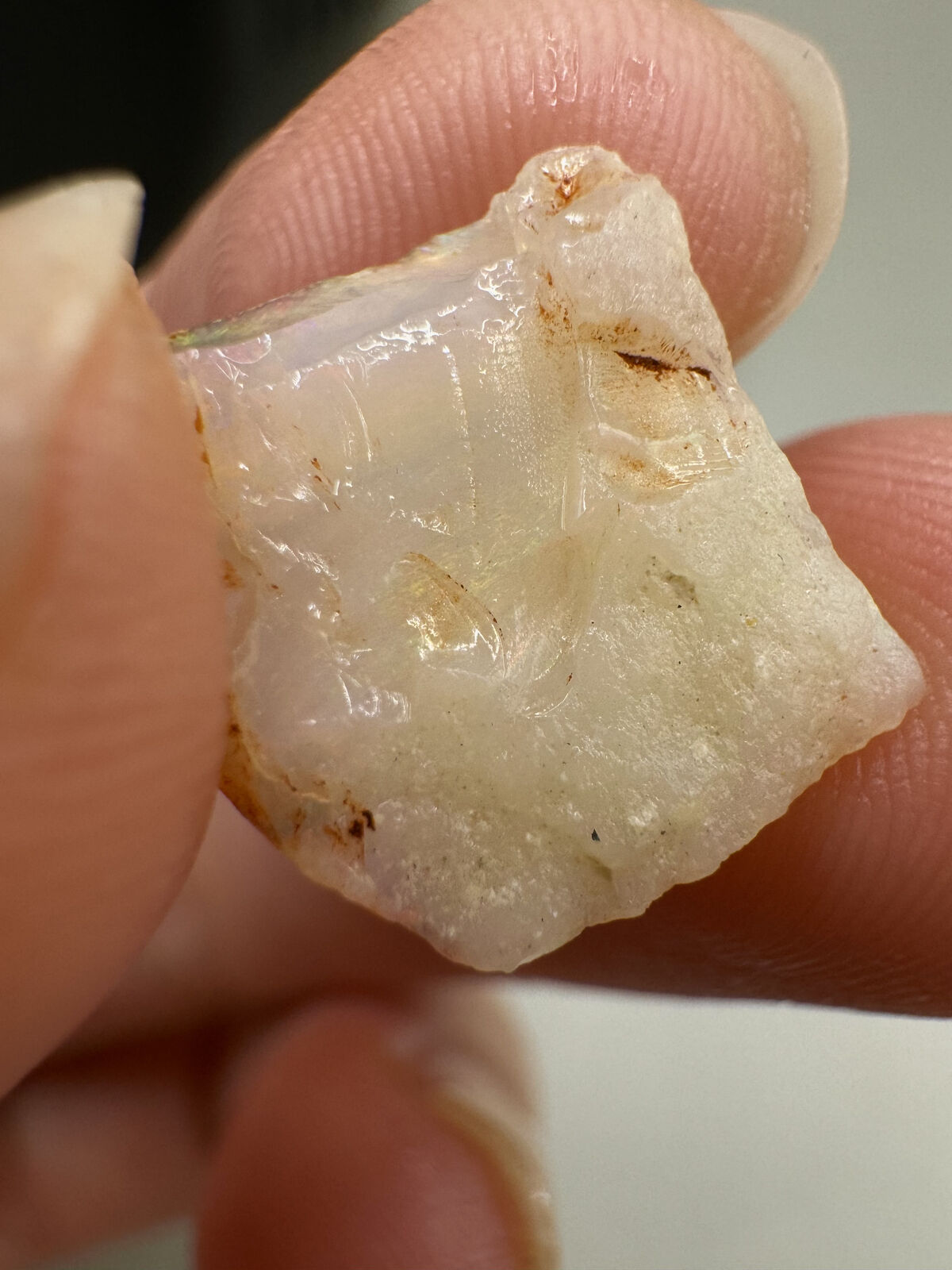 4.5 Carats Solid Rough Coober Pedy Opal with Beautiful Colour