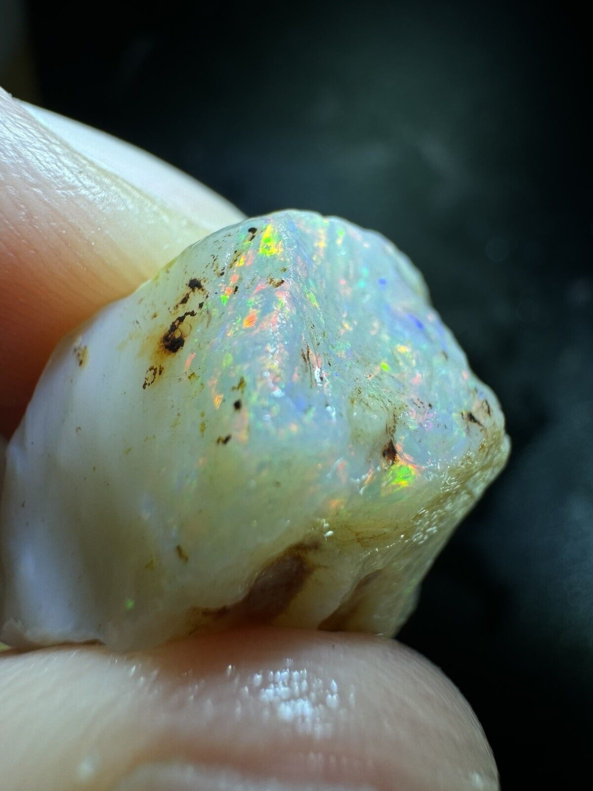 18.7 Carats Solid Rough Coober Pedy Opal Piece with Beautiful Colour B1