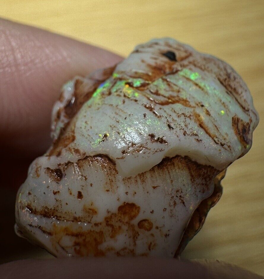 17.2 Carats Solid Rough Coober Pedy Opal Piece with Beautiful Colour B1