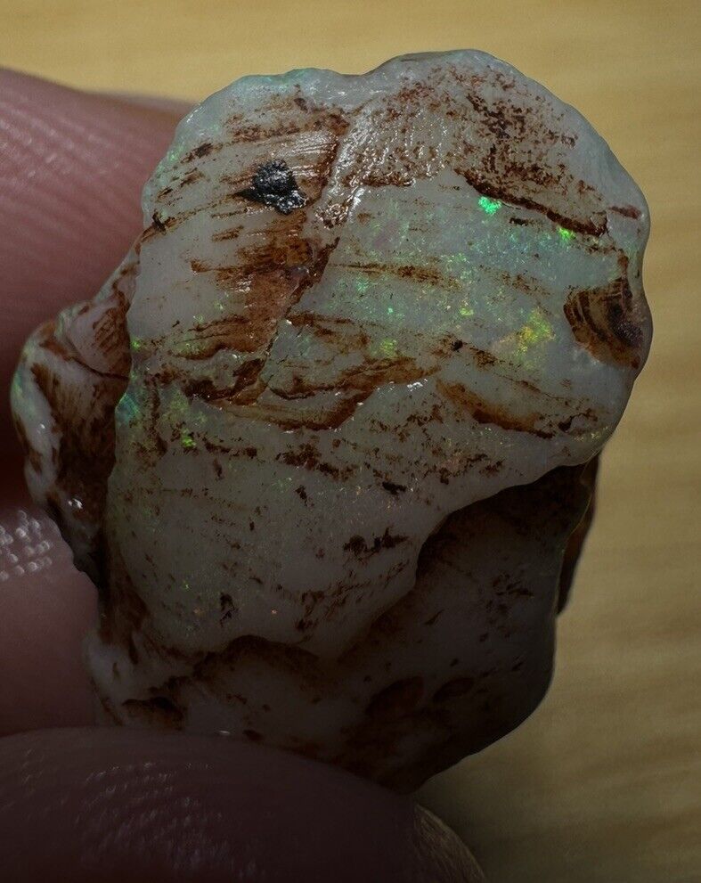 17.2 Carats Solid Rough Coober Pedy Opal Piece with Beautiful Colour B1