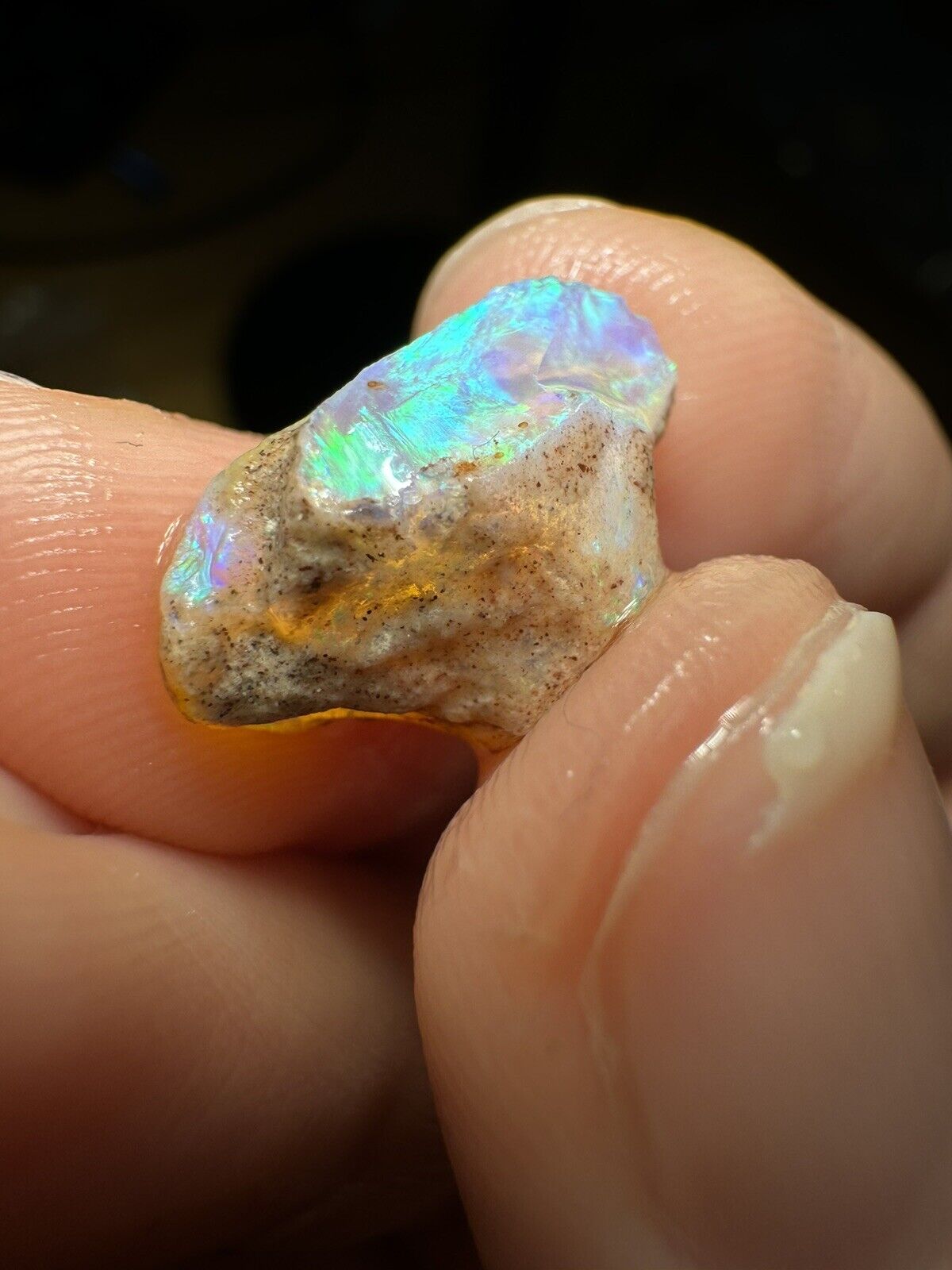 4.5 Carats Solid Rough Coober Pedy Opal Piece with Beautiful Colour B1