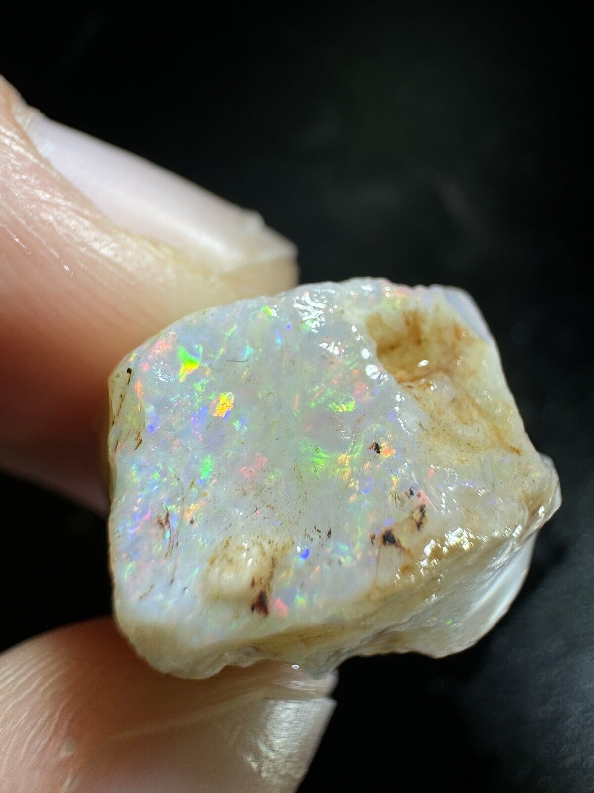 18.7 Carats Solid Rough Coober Pedy Opal Piece with Beautiful Colour B1