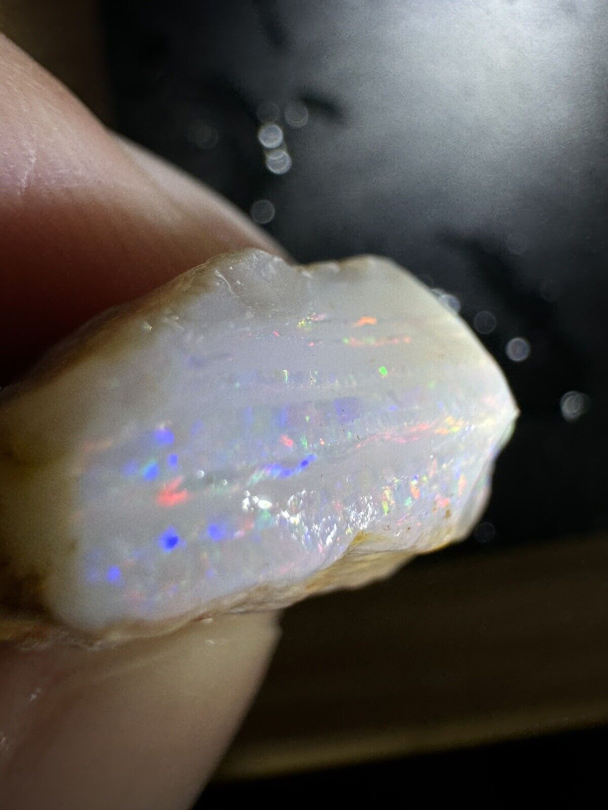 39 Carats Solid Rough Coober Pedy Opal Piece with Beautiful Colour B1