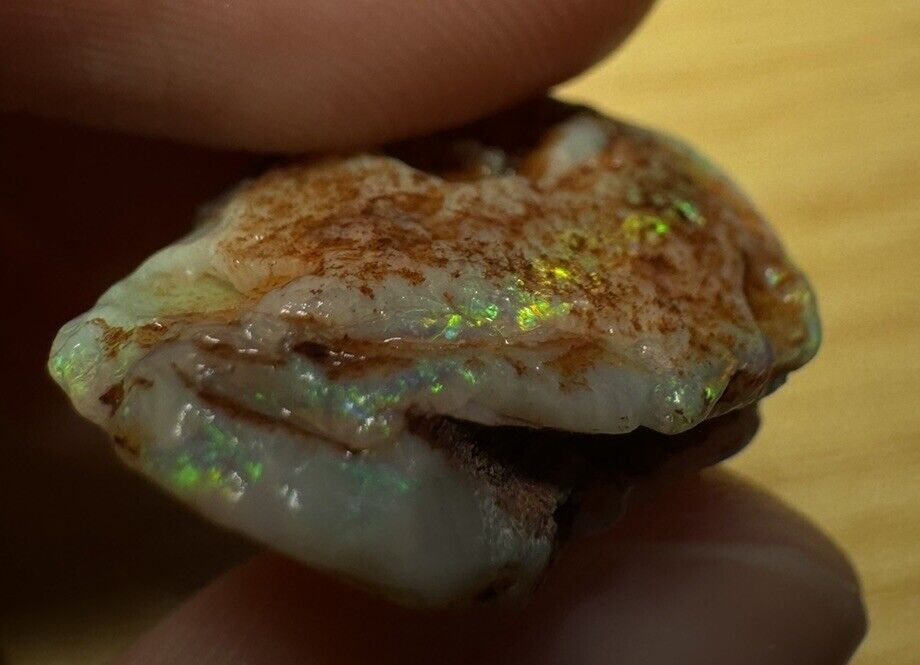 17.2 Carats Solid Rough Coober Pedy Opal Piece with Beautiful Colour B1