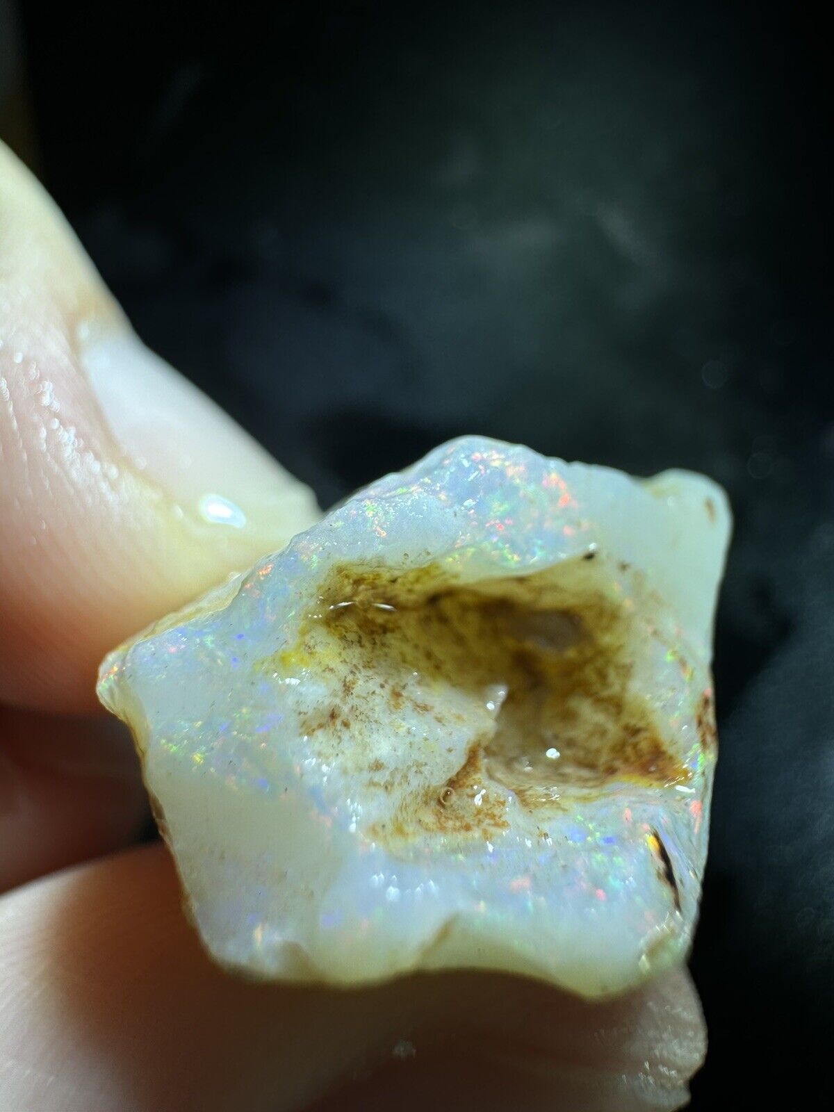 18.7 Carats Solid Rough Coober Pedy Opal Piece with Beautiful Colour B1