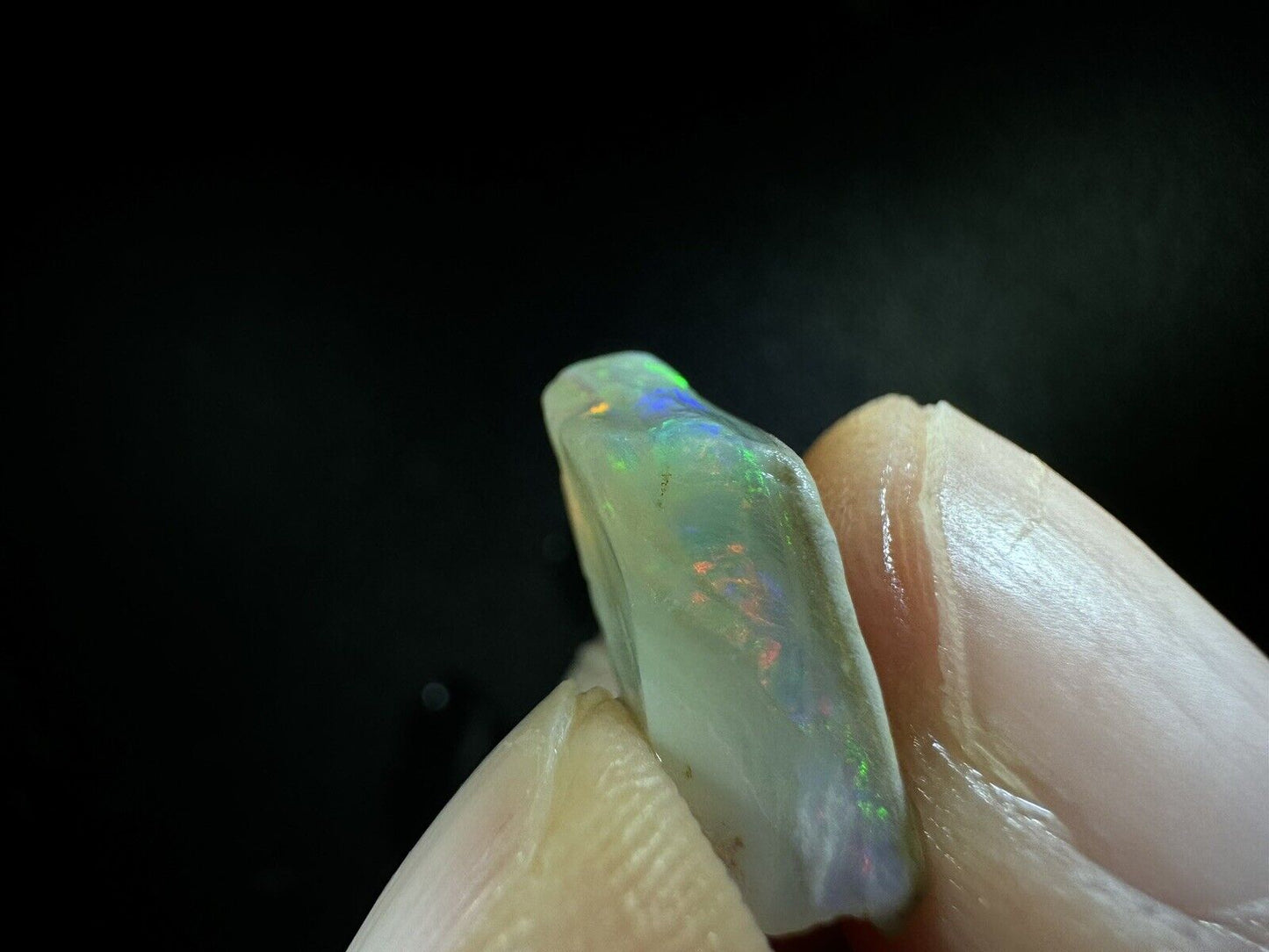 4 Carats Solid Rough Coober Pedy Opal Piece with Beautiful Colour B1