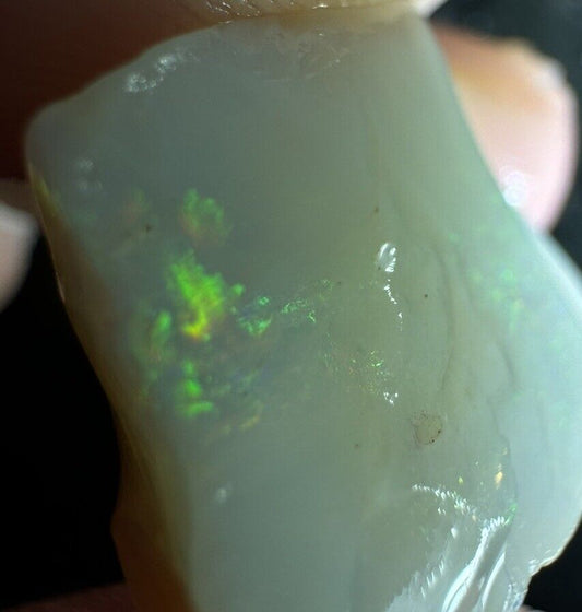 15 Carats Solid Rough Coober Pedy Opal Piece with Beautiful Colour B1