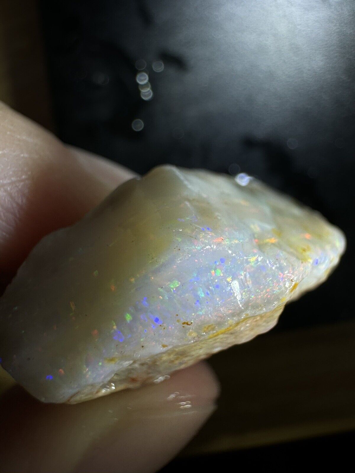 39 Carats Solid Rough Coober Pedy Opal Piece with Beautiful Colour B1