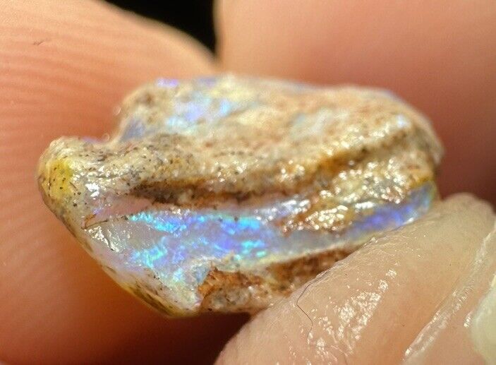 4.5 Carats Solid Rough Coober Pedy Opal Piece with Beautiful Colour B1