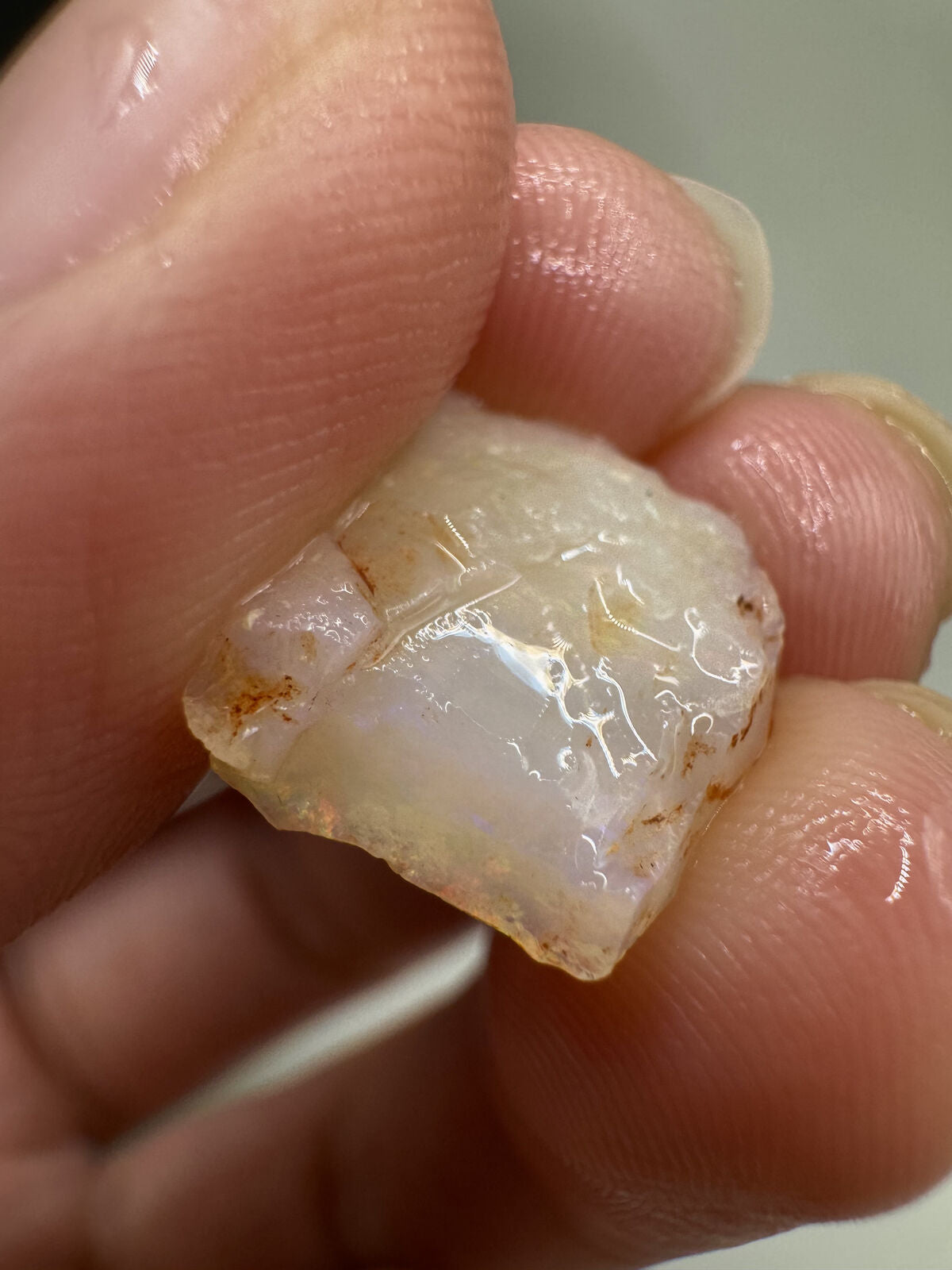 4.5 Carats Solid Rough Coober Pedy Opal with Beautiful Colour