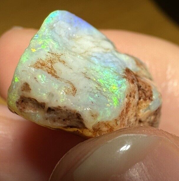 17.7 Carats Solid Rough Coober Pedy Opal Piece with Beautiful Colour B1