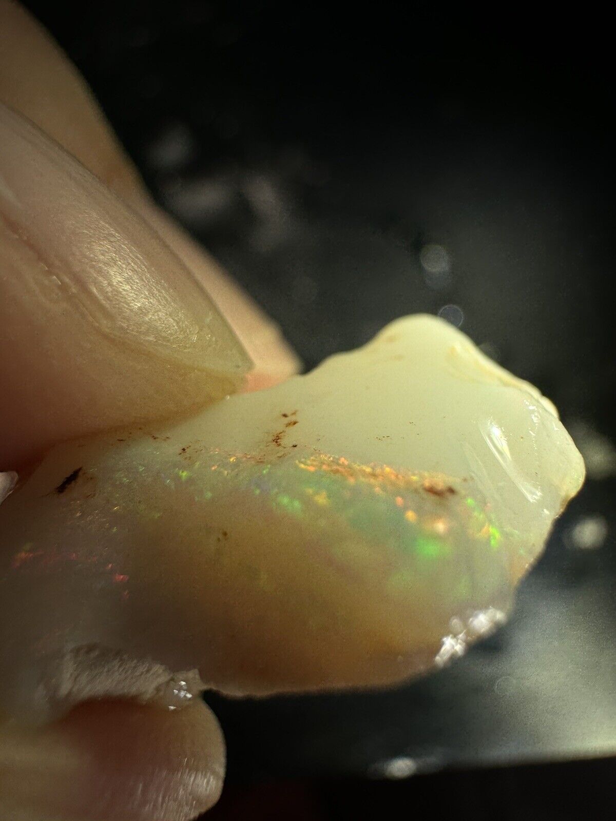 21.14 Carats Solid Rough Coober Pedy Opal Piece with Beautiful Colour B1