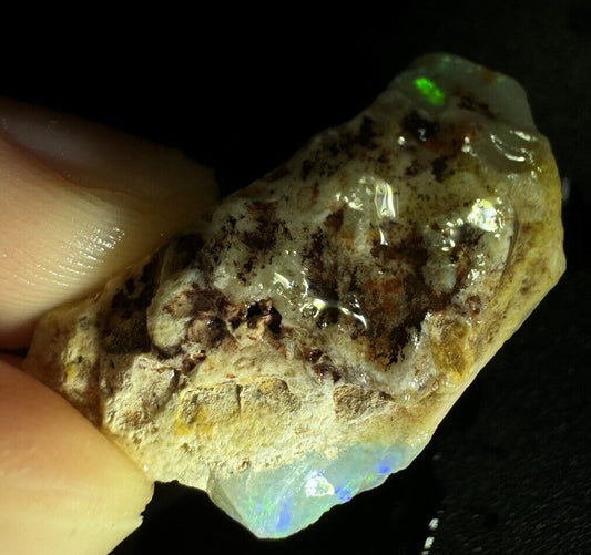 17.1 Carats Solid Rough Coober Pedy Opal Piece with Beautiful Colour B1