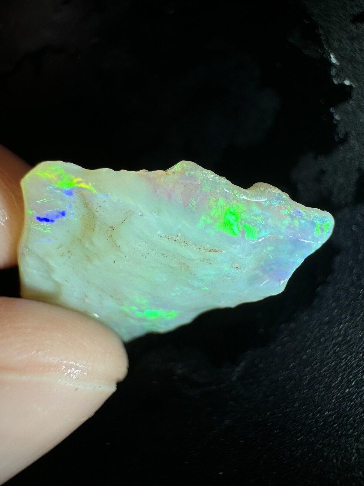 9.4 Carats Solid Rough Coober Pedy Opal Piece with Beautiful Colour B1