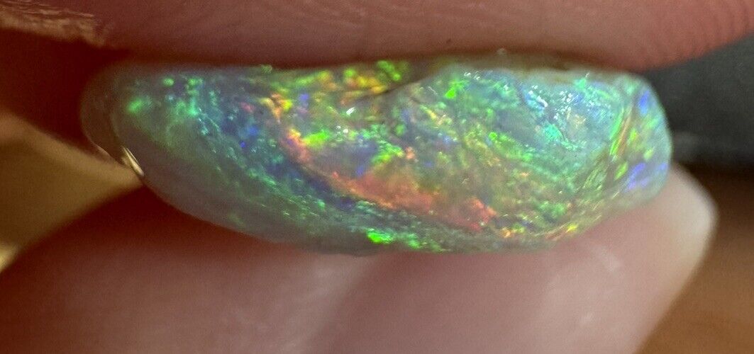 3.8 Carats Solid Rough Coober Pedy Opal Piece with Beautiful Colour