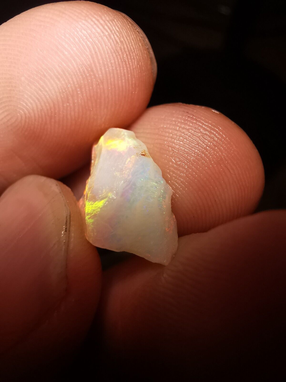 2.7Carats Solid Rough Coober Pedy Opal with Beautiful Colour