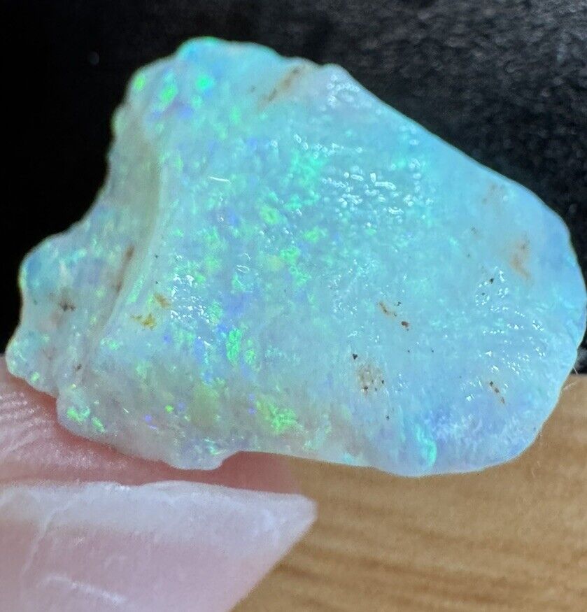 4.1 Carats Solid Rough Coober Pedy Opal Piece with Beautiful Colour