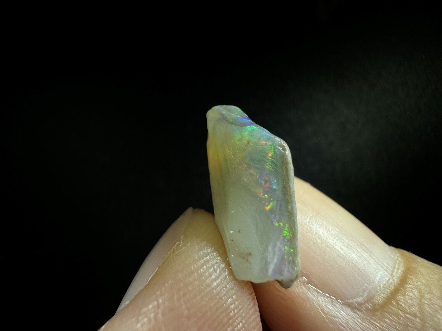 4 Carats Solid Rough Coober Pedy Opal Piece with Beautiful Colour B1