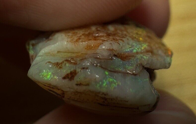 17.2 Carats Solid Rough Coober Pedy Opal Piece with Beautiful Colour B1