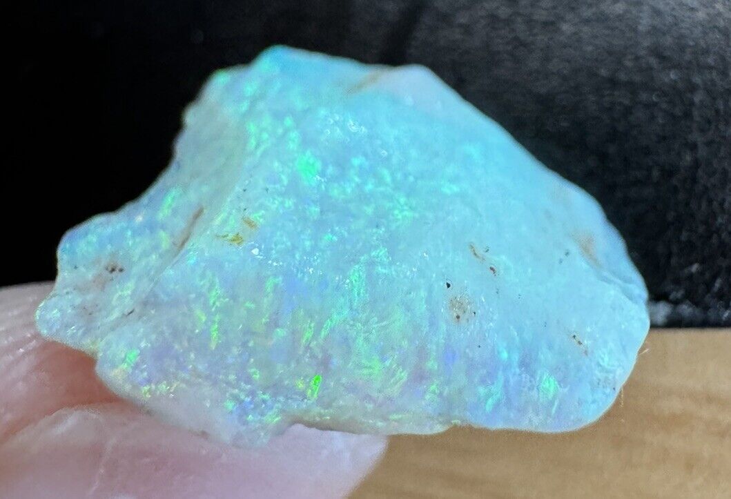 4.1 Carats Solid Rough Coober Pedy Opal Piece with Beautiful Colour
