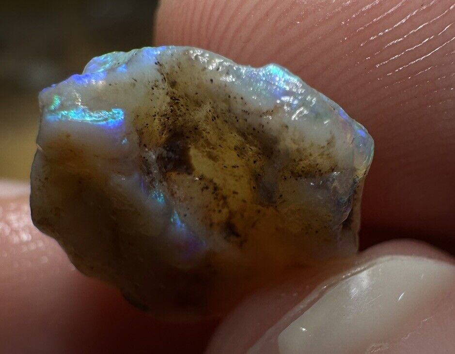 5 Carats Solid Rough Coober Pedy Opal Piece with Beautiful Colour B1