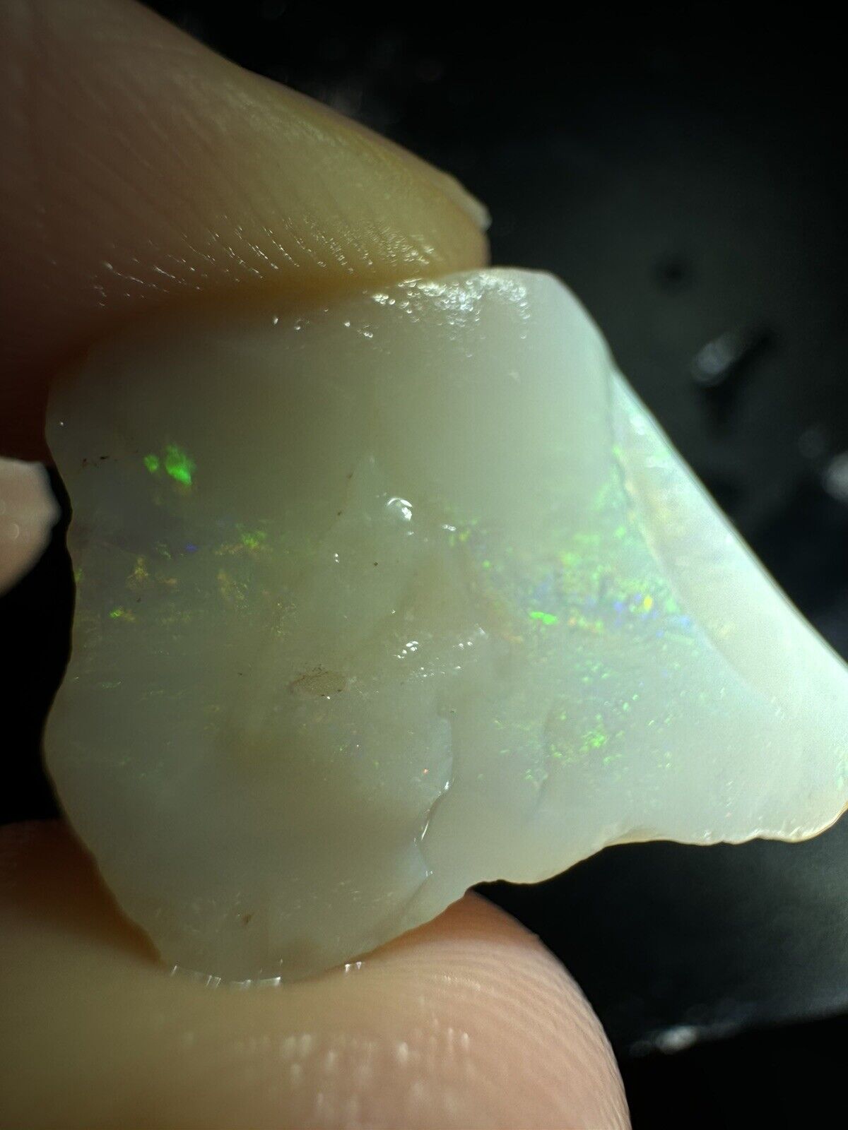 15 Carats Solid Rough Coober Pedy Opal Piece with Beautiful Colour B1