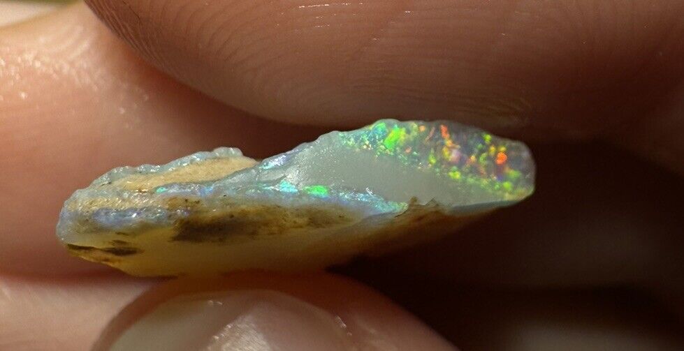 4.6Carats Solid Rough Coober Pedy Opal Piece with Beautiful Colour B1