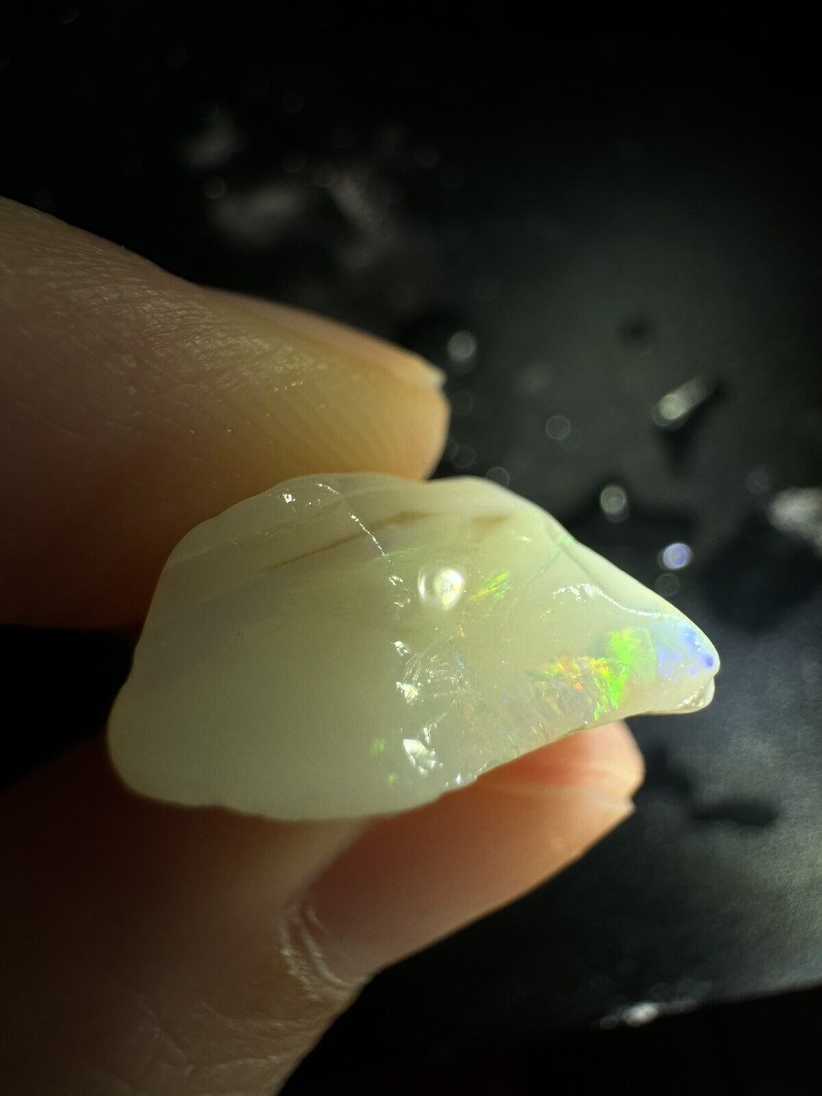 15 Carats Solid Rough Coober Pedy Opal Piece with Beautiful Colour B1