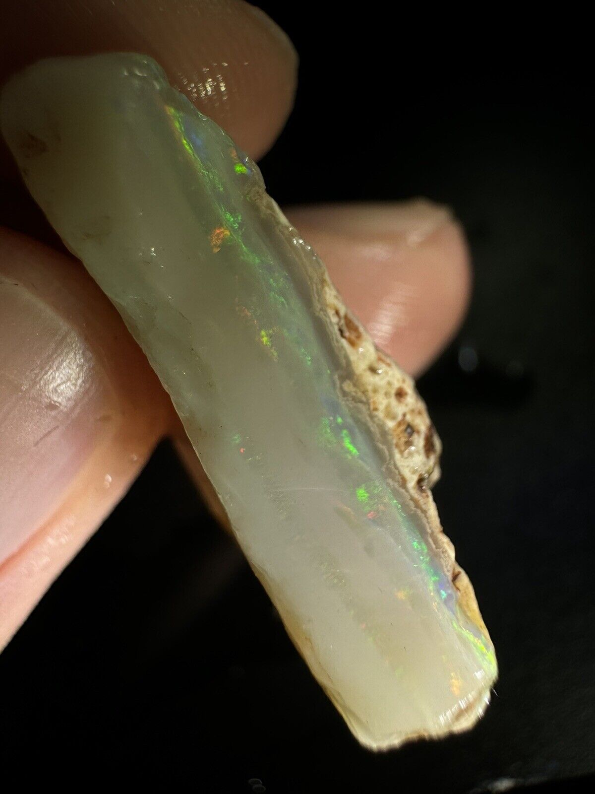 17.1 Carats Solid Rough Coober Pedy Opal Piece with Beautiful Colour B1