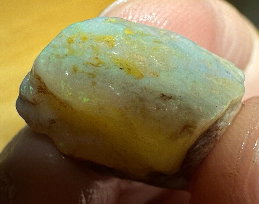 17.7 Carats Solid Rough Coober Pedy Opal Piece with Beautiful Colour B1