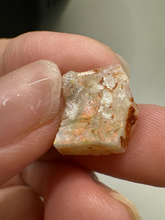 4.5 Carats Solid Rough Coober Pedy Opal with Beautiful Colour