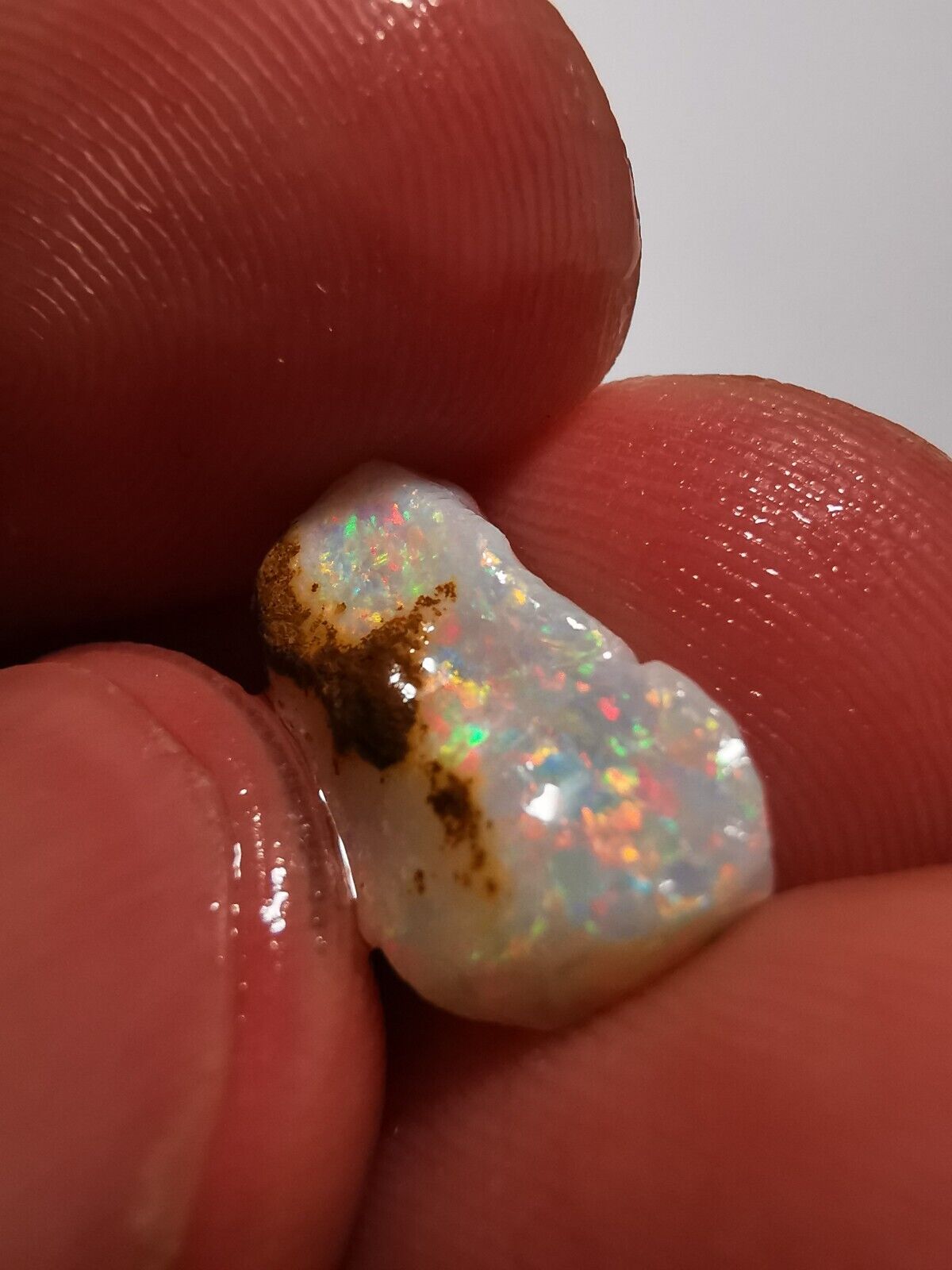 2.5Carats Solid Rough Coober Pedy Opal Piece with Beautiful Colour B1