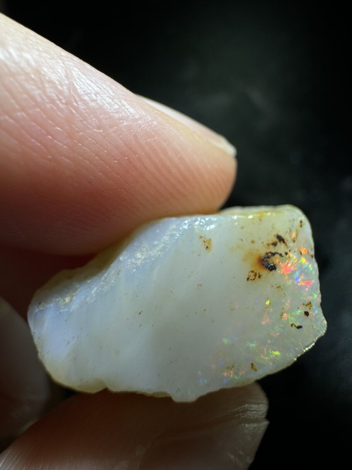 18.7 Carats Solid Rough Coober Pedy Opal Piece with Beautiful Colour B1