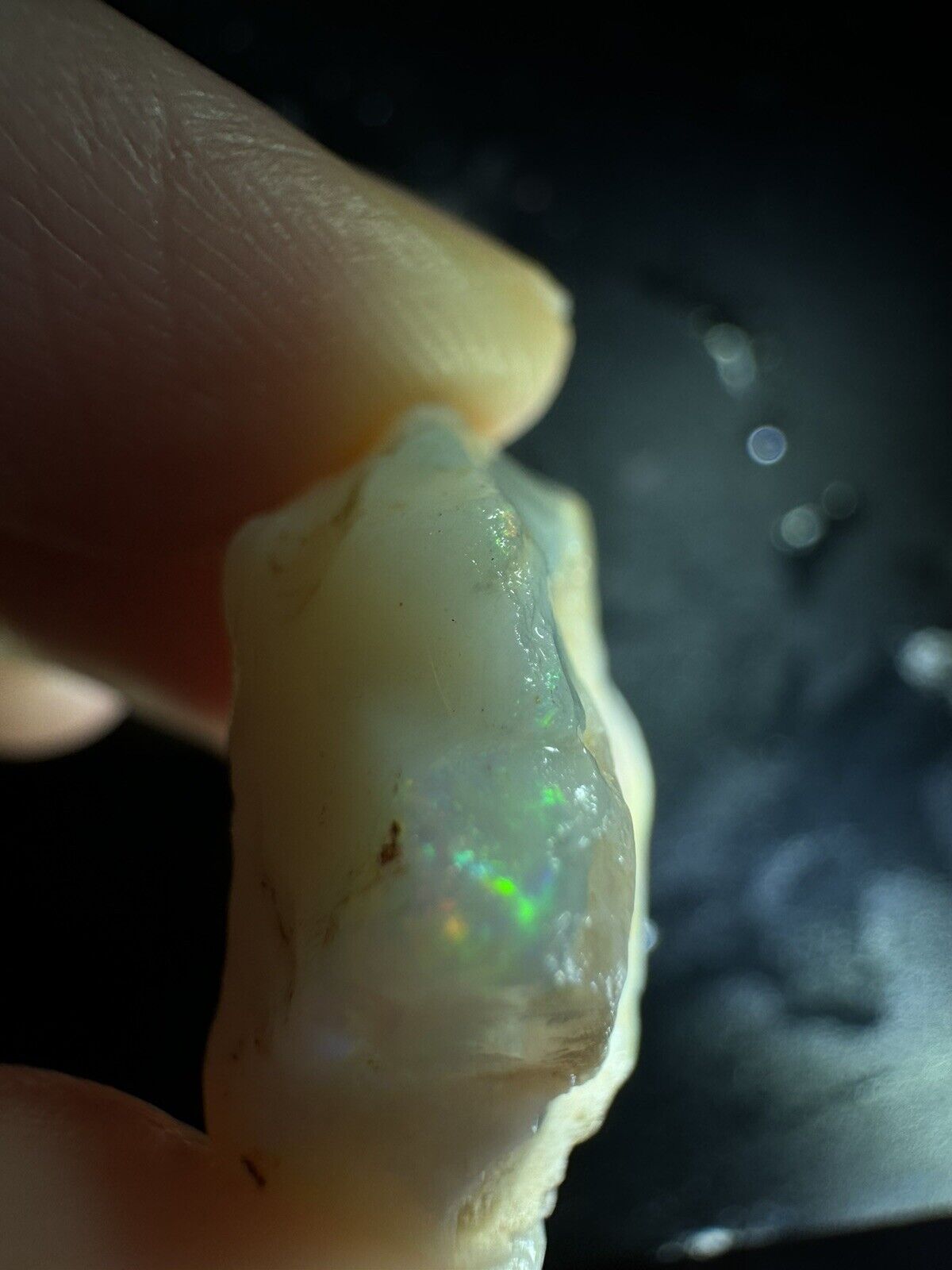 21.14 Carats Solid Rough Coober Pedy Opal Piece with Beautiful Colour B1