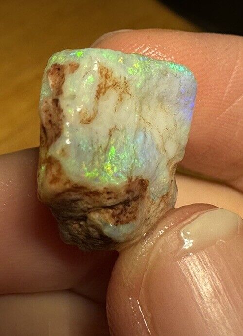 17.7 Carats Solid Rough Coober Pedy Opal Piece with Beautiful Colour B1