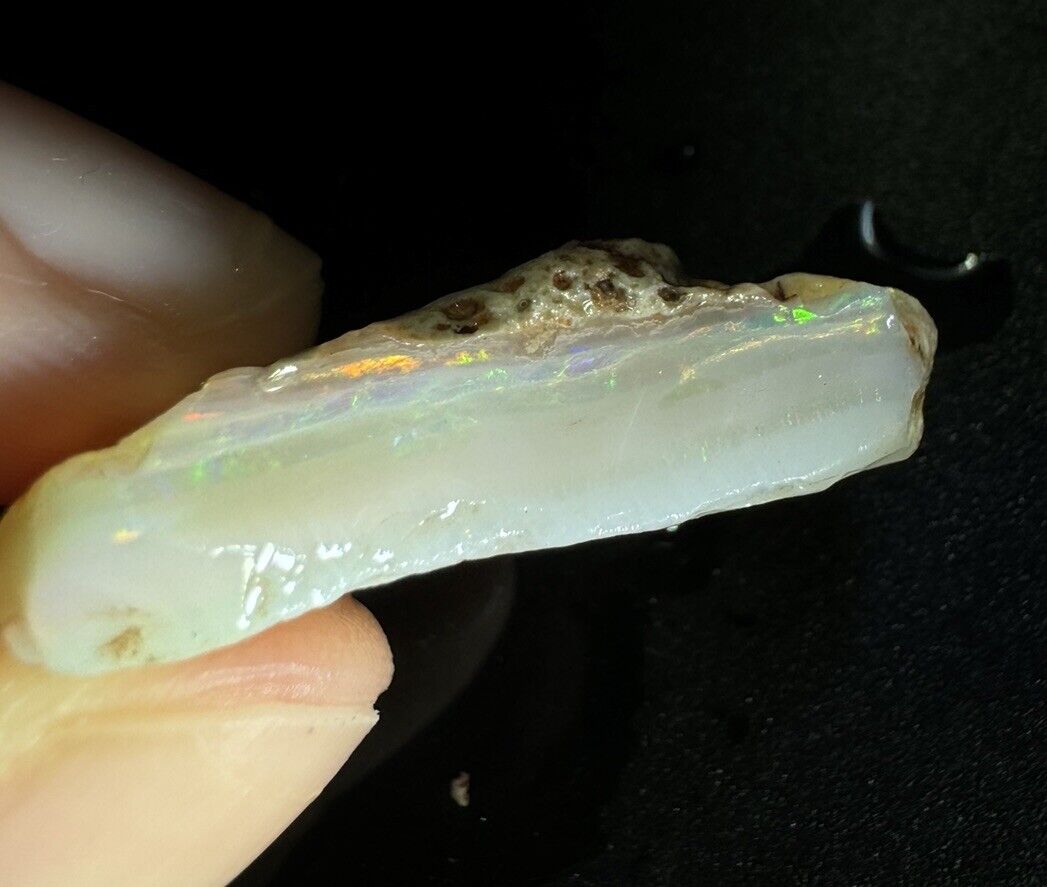 17.1 Carats Solid Rough Coober Pedy Opal Piece with Beautiful Colour B1