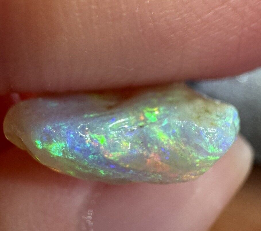 3.8 Carats Solid Rough Coober Pedy Opal Piece with Beautiful Colour