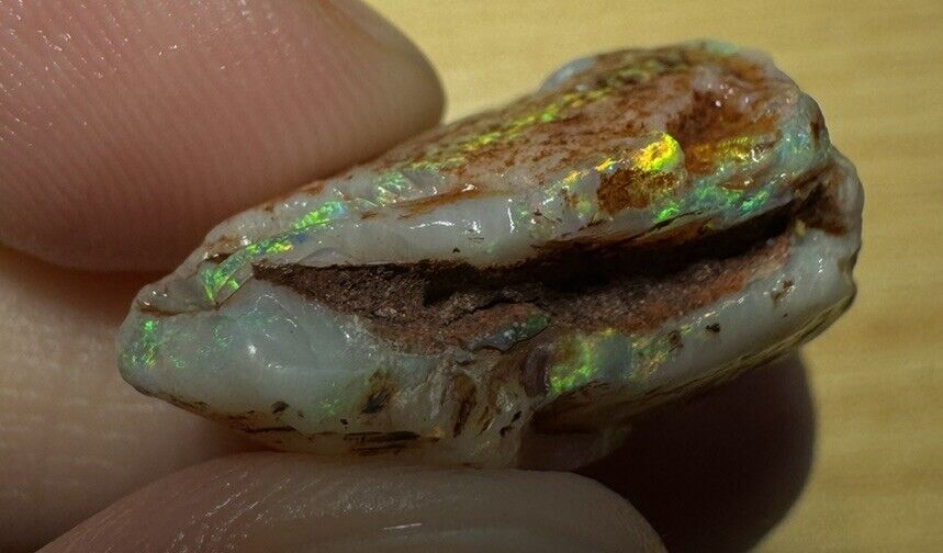 17.2 Carats Solid Rough Coober Pedy Opal Piece with Beautiful Colour B1