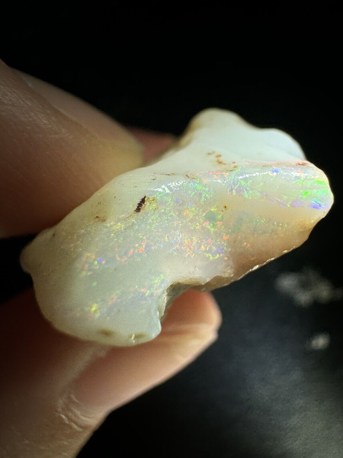 21.14 Carats Solid Rough Coober Pedy Opal Piece with Beautiful Colour B1