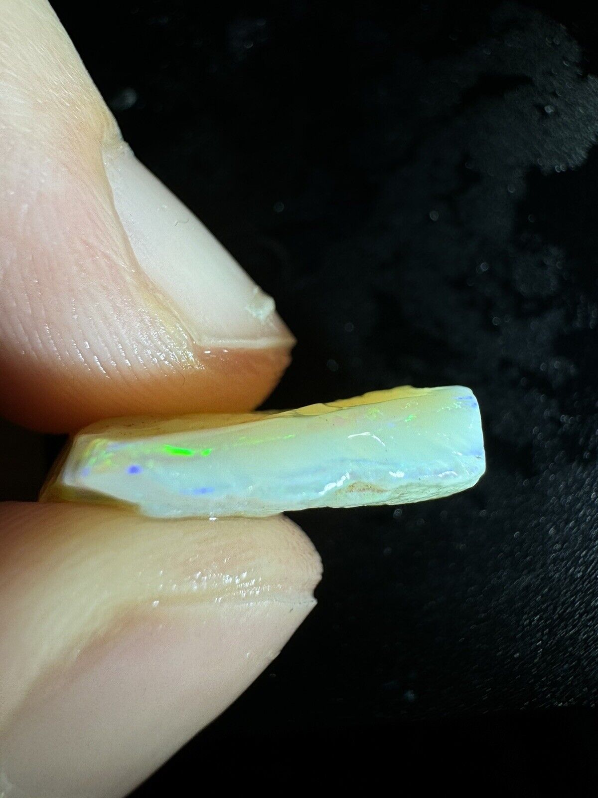 9.4 Carats Solid Rough Coober Pedy Opal Piece with Beautiful Colour B1