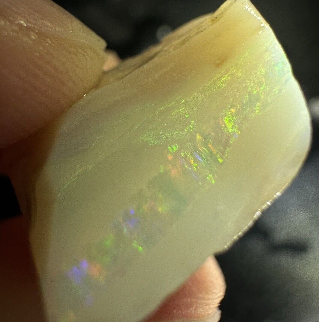 15 Carats Solid Rough Coober Pedy Opal Piece with Beautiful Colour B1