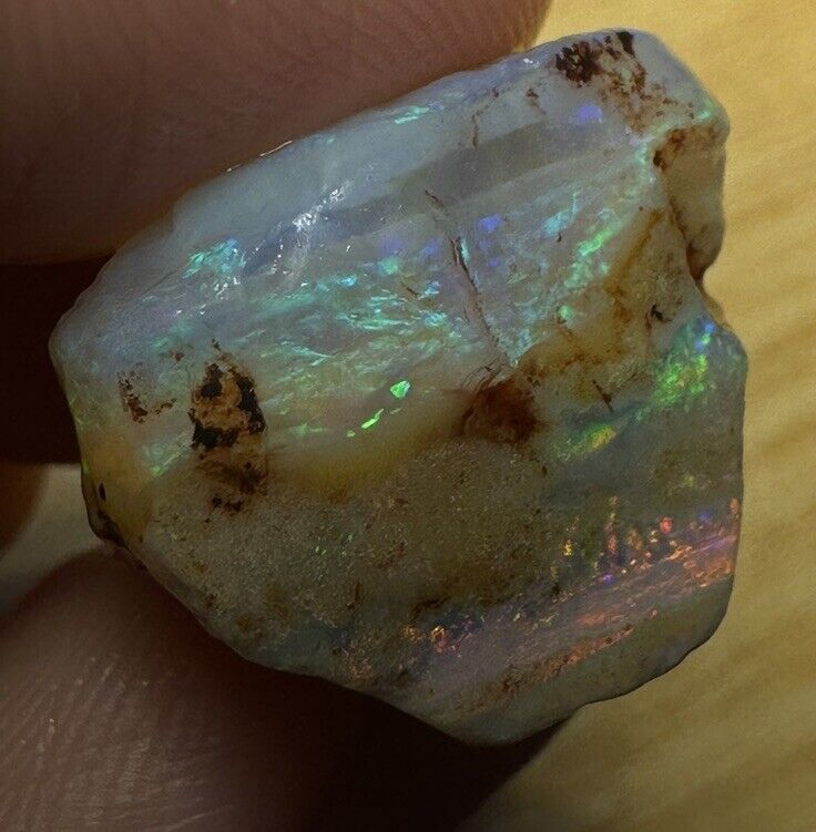 21 Carats Solid Rough Coober Pedy Opal Piece with Beautiful Colour B1