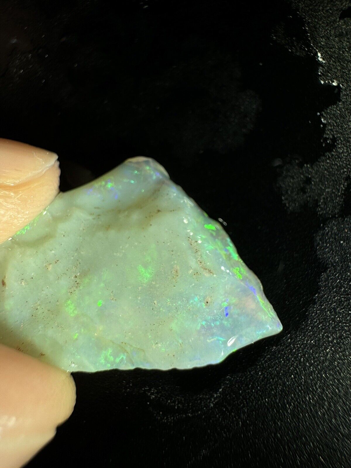 9.4 Carats Solid Rough Coober Pedy Opal Piece with Beautiful Colour B1